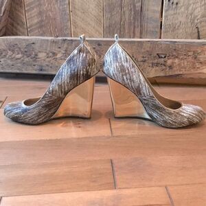 ✨ BCBGMAXAZRIA Smooth-haired heels ✨